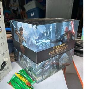 Star Wars*EMPTY BOX* The Old Republic
Darth Malgus Collectors Edition statue box